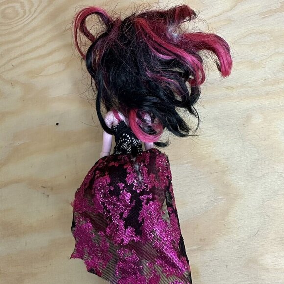 Welcome To Monster High Draculaura Photo Booth Ghouls 2015 - Picture 4 of 4